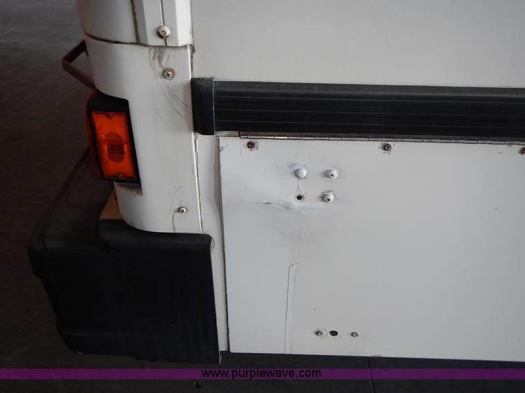 image for item L3512 1996 Gillig Phantom shuttle bus