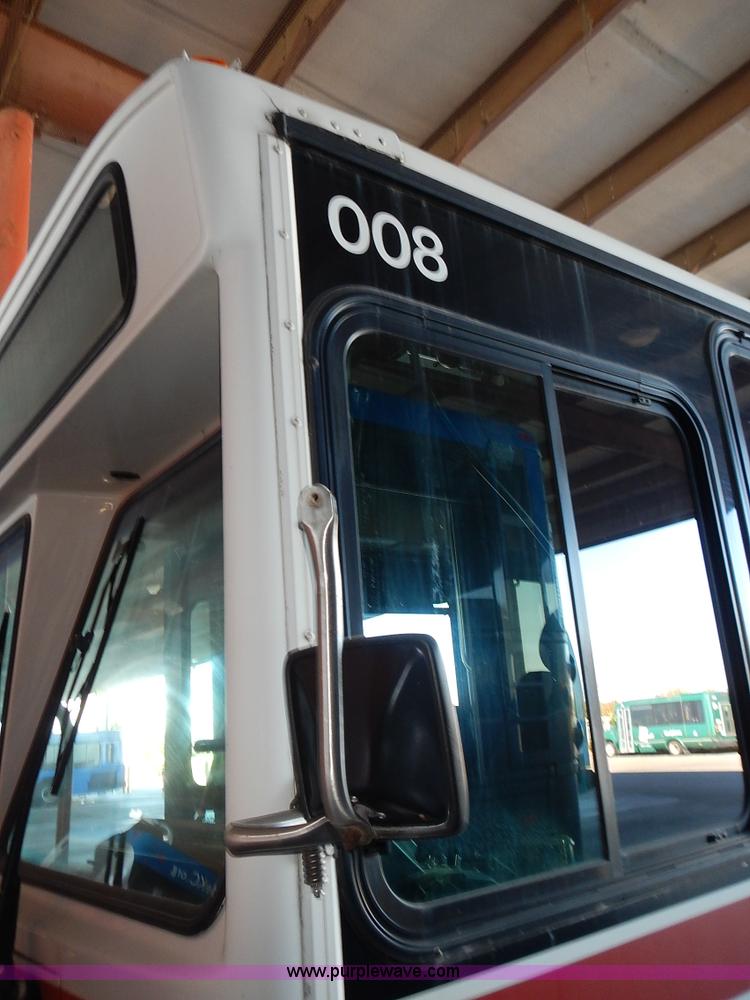 image for item L3512 1996 Gillig Phantom shuttle bus