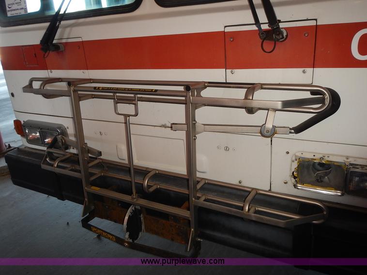 image for item L3512 1996 Gillig Phantom shuttle bus