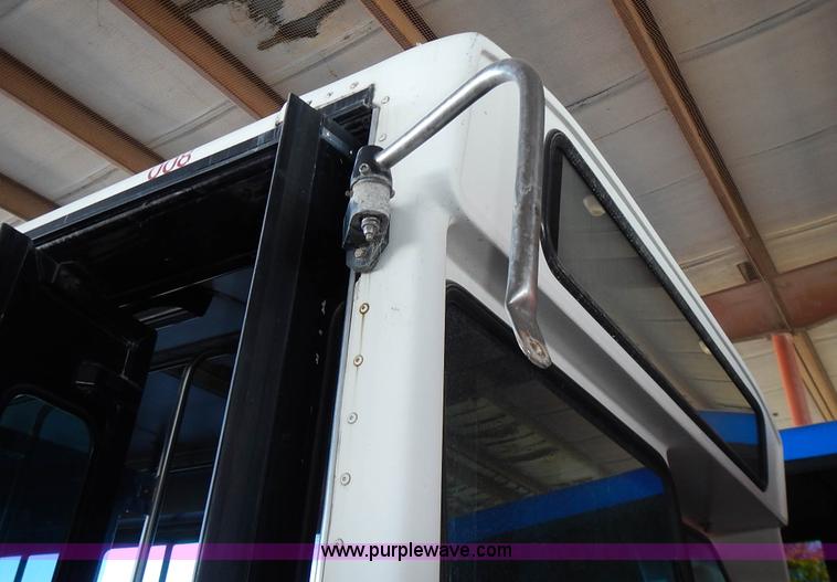 image for item L3512 1996 Gillig Phantom shuttle bus