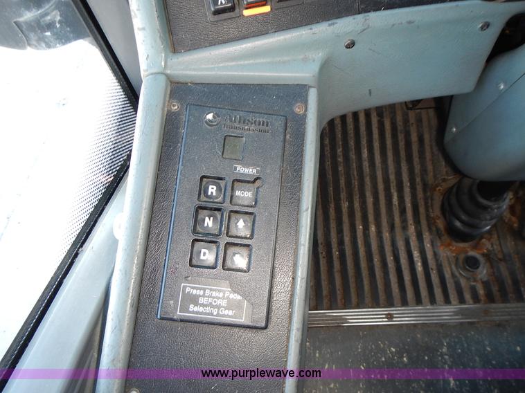 image for item L3513 2004 Van Hool C2045L coach bus