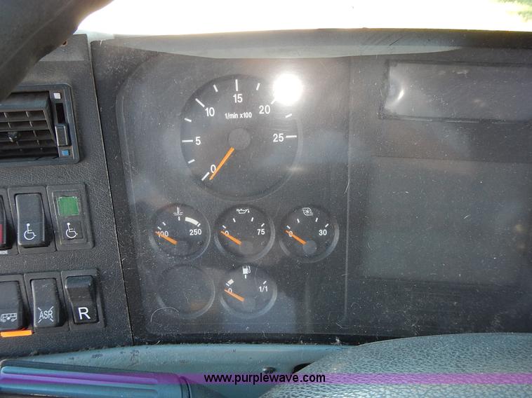 image for item L3513 2004 Van Hool C2045L coach bus