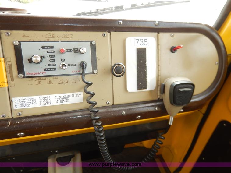 image for item L3528 1979 International Cargo Star 1910 Smeal Pumper fire truck