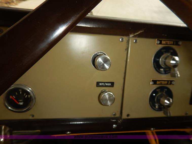 image for item L3528 1979 International Cargo Star 1910 Smeal Pumper fire truck