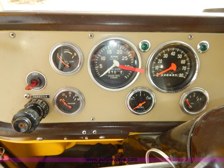 image for item L3528 1979 International Cargo Star 1910 Smeal Pumper fire truck