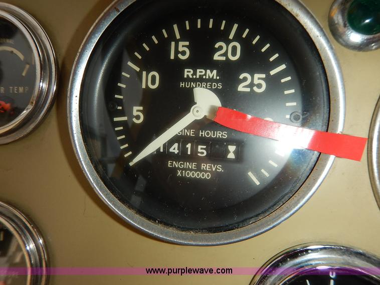 image for item L3528 1979 International Cargo Star 1910 Smeal Pumper fire truck