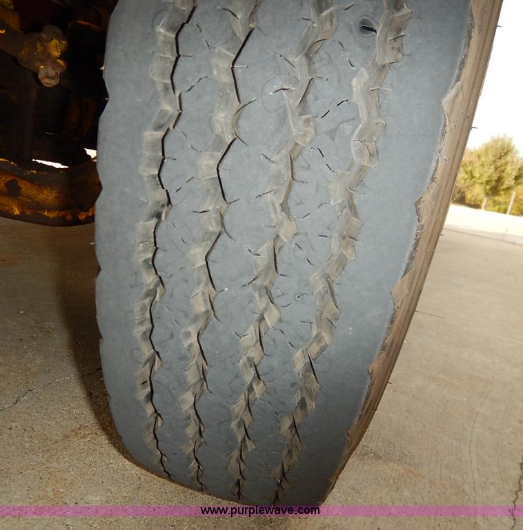 image for item L3528 1979 International Cargo Star 1910 Smeal Pumper fire truck