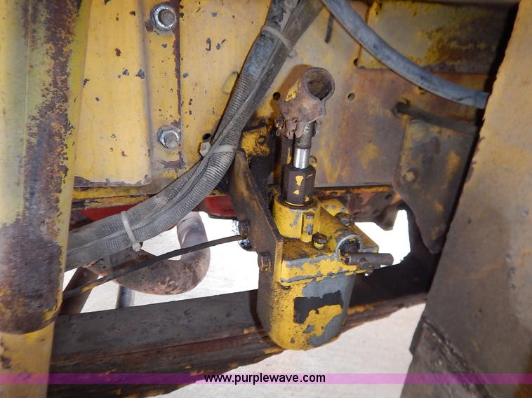 image for item L3528 1979 International Cargo Star 1910 Smeal Pumper fire truck