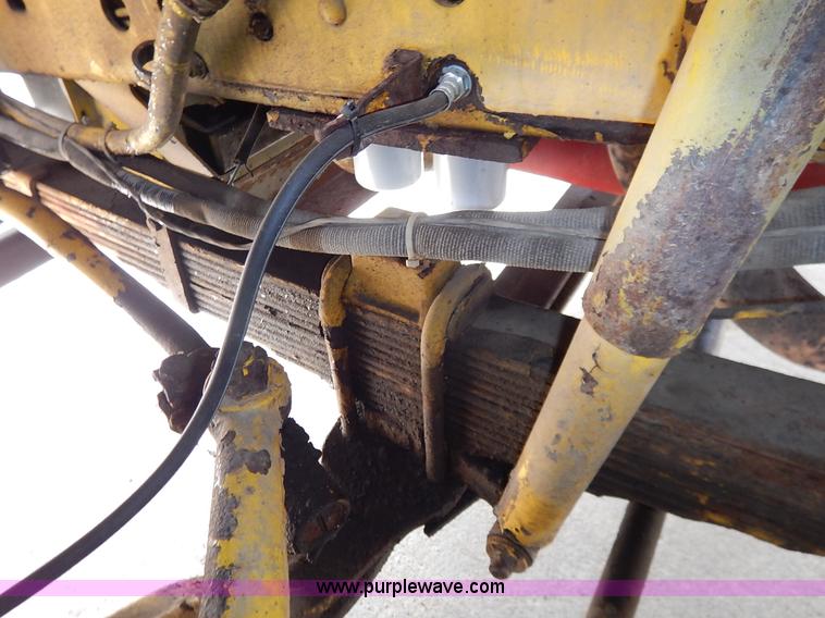 image for item L3528 1979 International Cargo Star 1910 Smeal Pumper fire truck