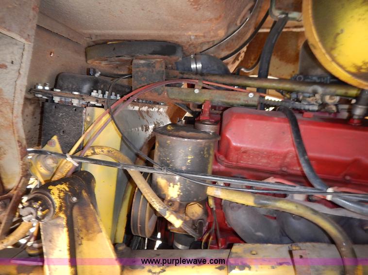 image for item L3528 1979 International Cargo Star 1910 Smeal Pumper fire truck