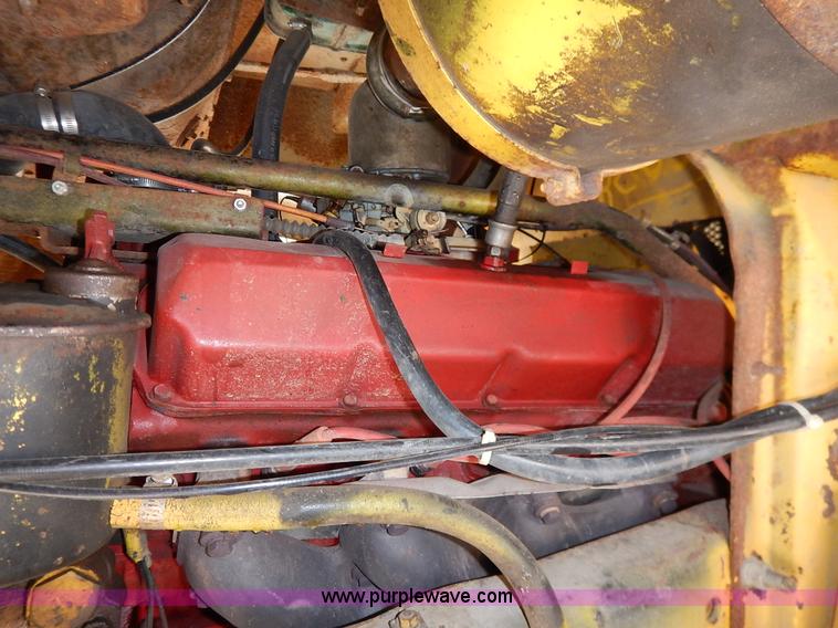 image for item L3528 1979 International Cargo Star 1910 Smeal Pumper fire truck