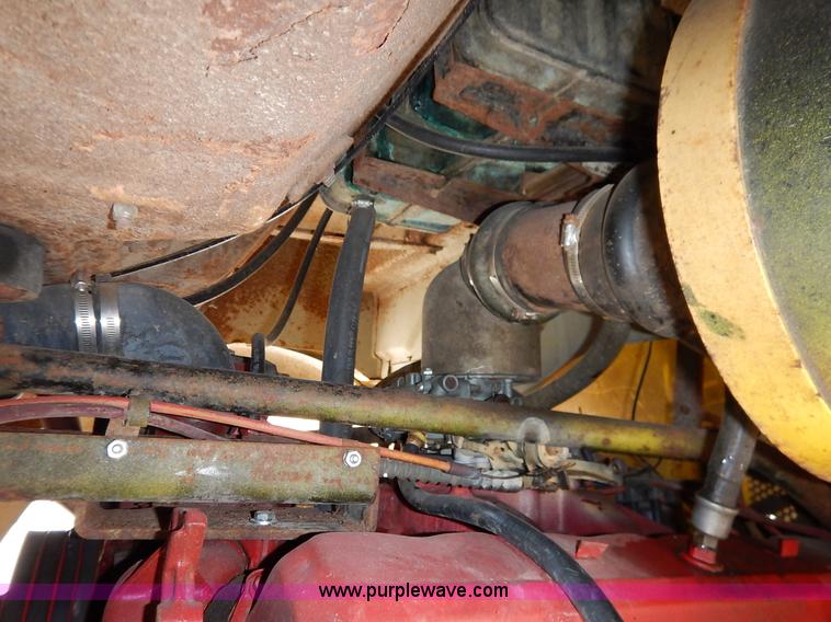 image for item L3528 1979 International Cargo Star 1910 Smeal Pumper fire truck