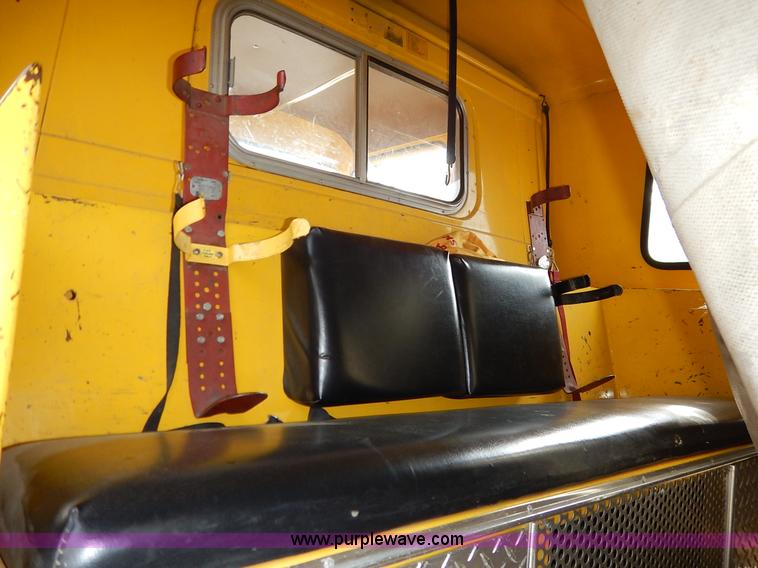 image for item L3528 1979 International Cargo Star 1910 Smeal Pumper fire truck