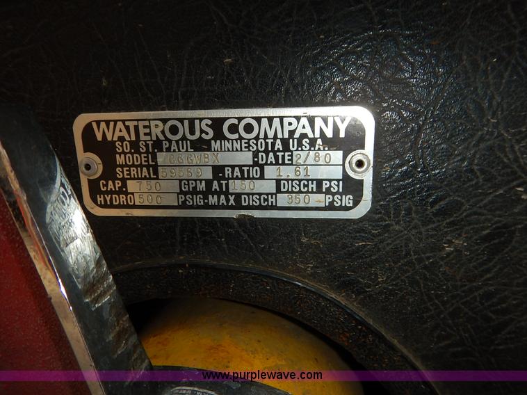 image for item L3528 1979 International Cargo Star 1910 Smeal Pumper fire truck