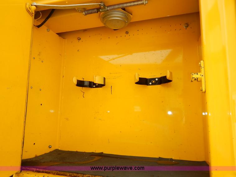 image for item L3528 1979 International Cargo Star 1910 Smeal Pumper fire truck