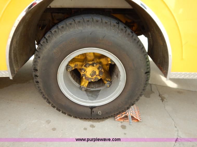 image for item L3528 1979 International Cargo Star 1910 Smeal Pumper fire truck