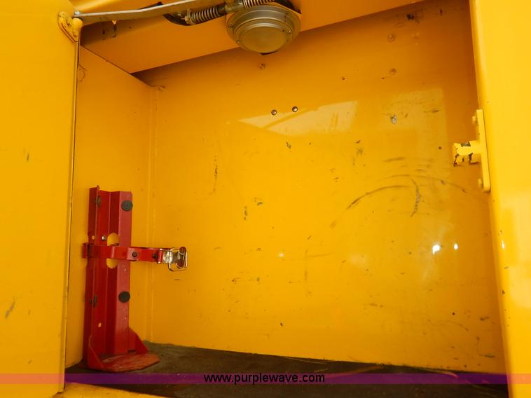 image for item L3528 1979 International Cargo Star 1910 Smeal Pumper fire truck