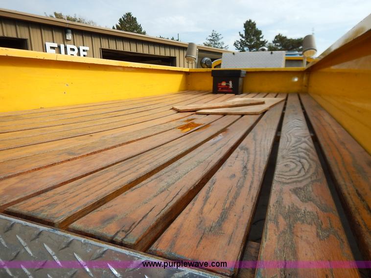 image for item L3528 1979 International Cargo Star 1910 Smeal Pumper fire truck