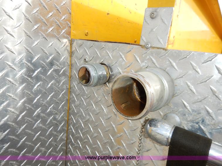 image for item L3528 1979 International Cargo Star 1910 Smeal Pumper fire truck