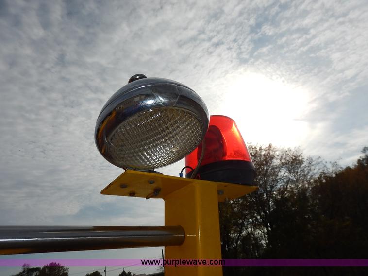 image for item L3528 1979 International Cargo Star 1910 Smeal Pumper fire truck