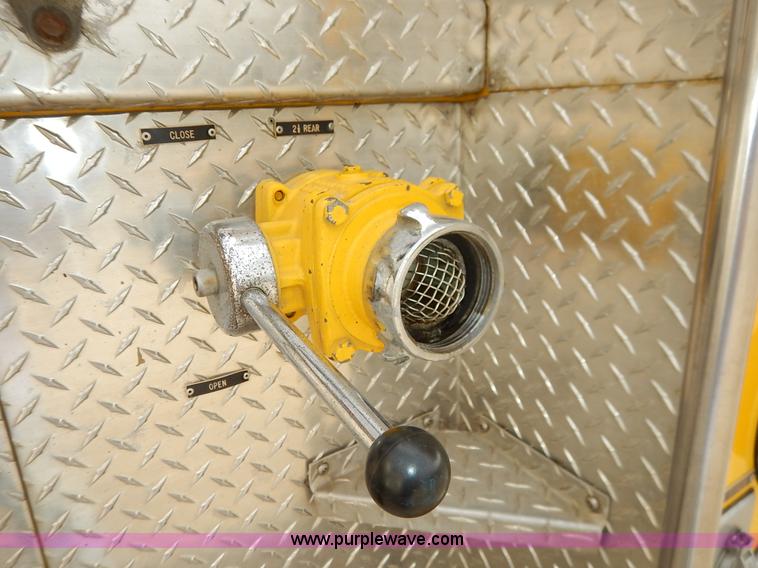 image for item L3528 1979 International Cargo Star 1910 Smeal Pumper fire truck