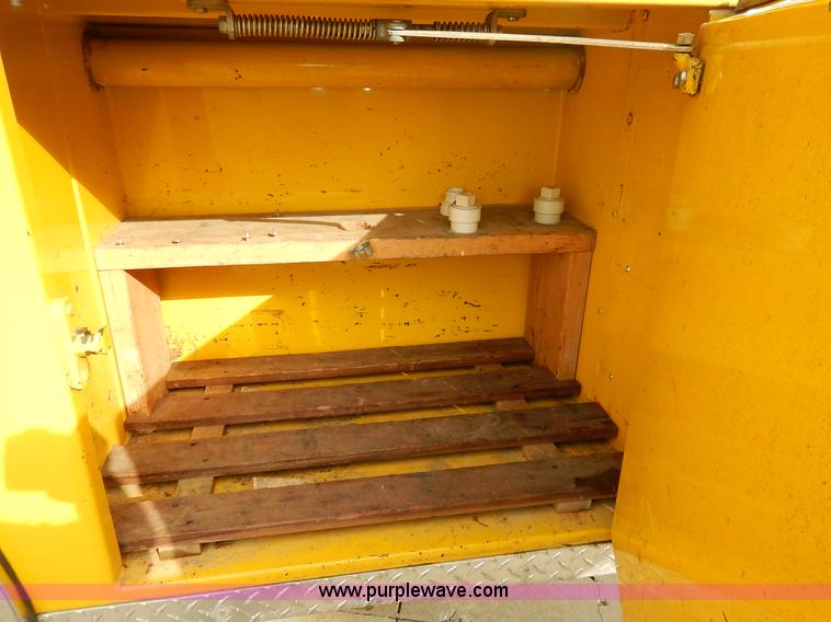 image for item L3528 1979 International Cargo Star 1910 Smeal Pumper fire truck