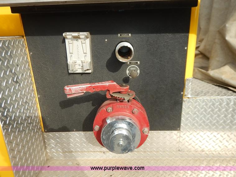 image for item L3528 1979 International Cargo Star 1910 Smeal Pumper fire truck