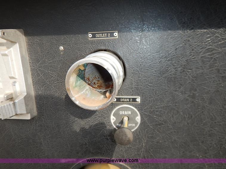 image for item L3528 1979 International Cargo Star 1910 Smeal Pumper fire truck