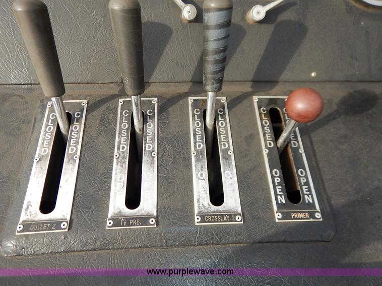 image for item L3528 1979 International Cargo Star 1910 Smeal Pumper fire truck