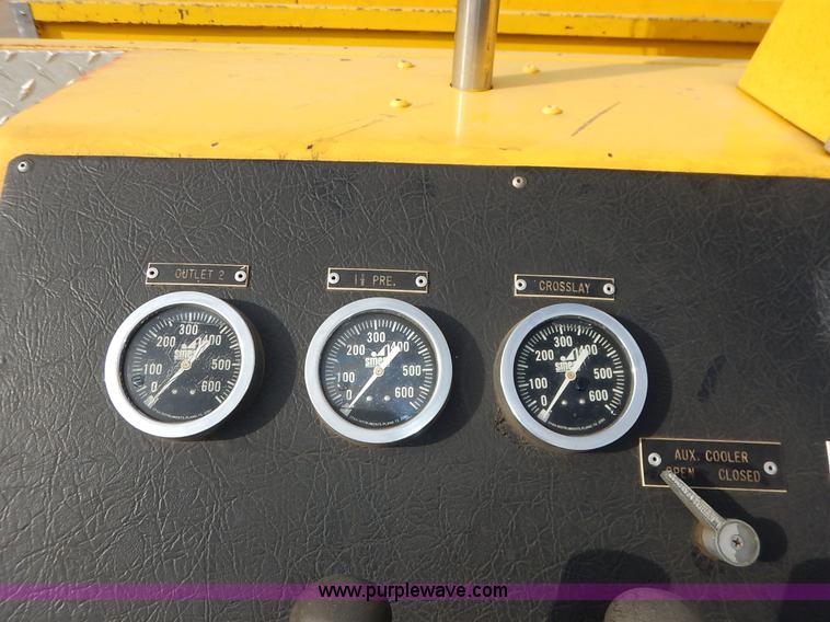 image for item L3528 1979 International Cargo Star 1910 Smeal Pumper fire truck