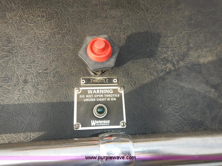 image for item L3528 1979 International Cargo Star 1910 Smeal Pumper fire truck