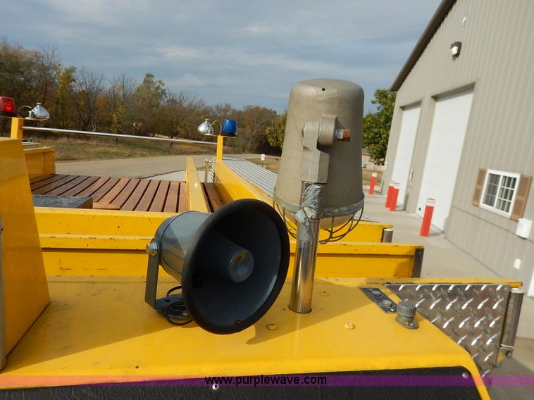 image for item L3528 1979 International Cargo Star 1910 Smeal Pumper fire truck