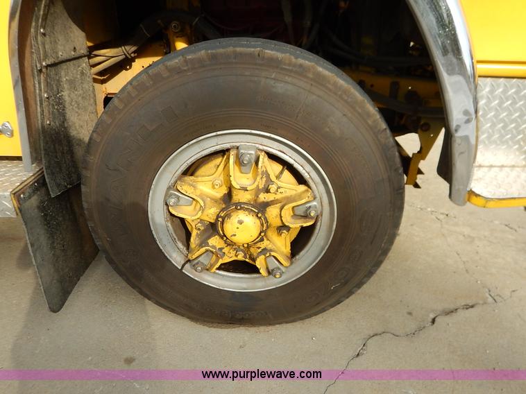 image for item L3528 1979 International Cargo Star 1910 Smeal Pumper fire truck