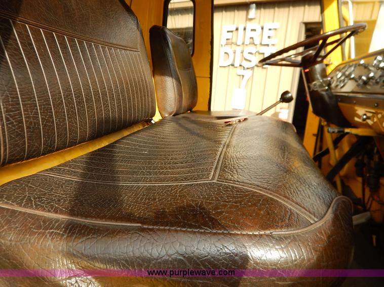 image for item L3528 1979 International Cargo Star 1910 Smeal Pumper fire truck