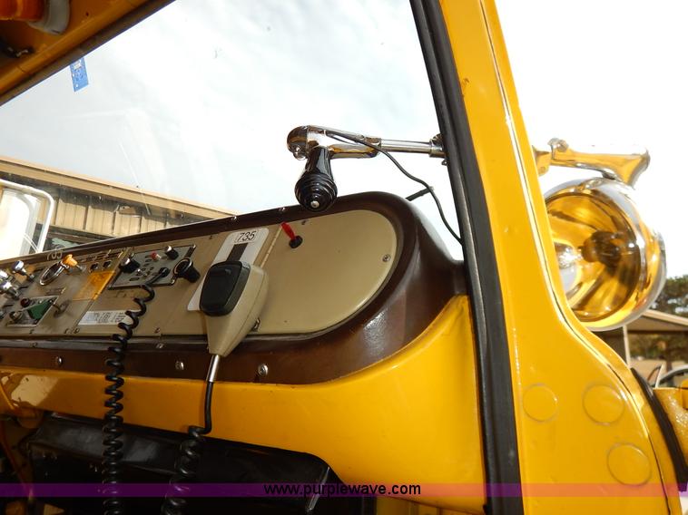 image for item L3528 1979 International Cargo Star 1910 Smeal Pumper fire truck