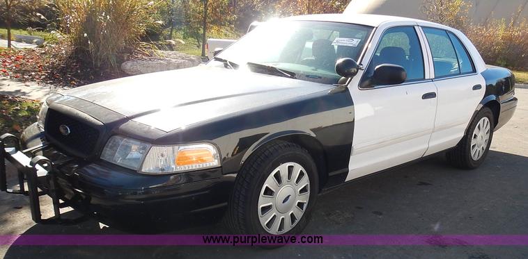 image for item L3541 2009 Ford Crown Victoria Police Interceptor