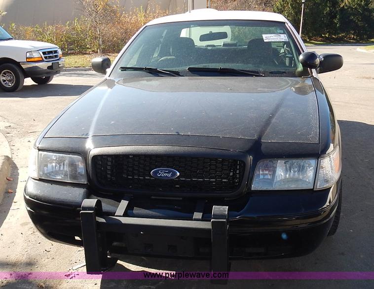 image for item L3541 2009 Ford Crown Victoria Police Interceptor