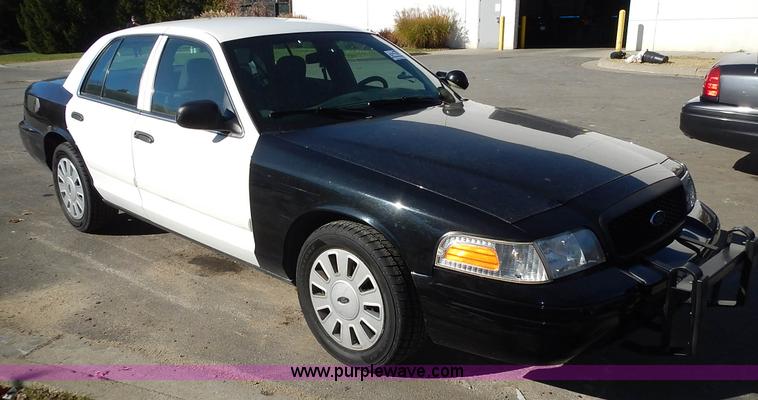 image for item L3541 2009 Ford Crown Victoria Police Interceptor