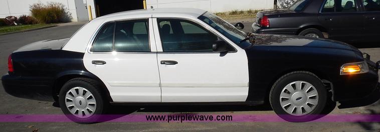 image for item L3541 2009 Ford Crown Victoria Police Interceptor