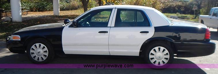 image for item L3541 2009 Ford Crown Victoria Police Interceptor