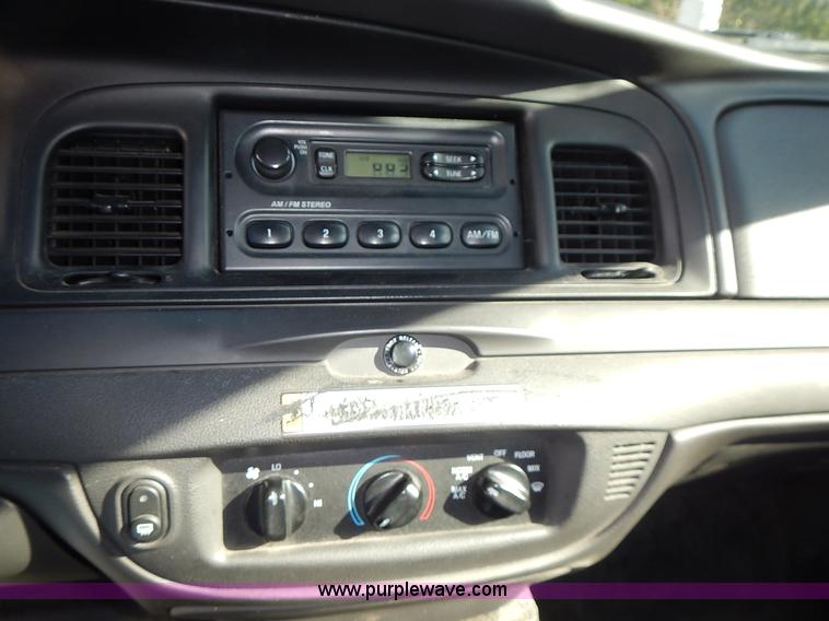 image for item L3541 2009 Ford Crown Victoria Police Interceptor