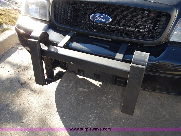 image for item L3541 2009 Ford Crown Victoria Police Interceptor