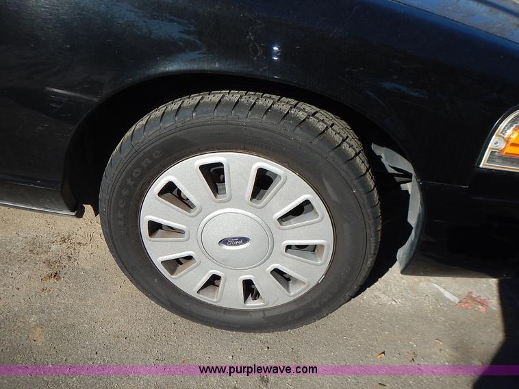 image for item L3541 2009 Ford Crown Victoria Police Interceptor