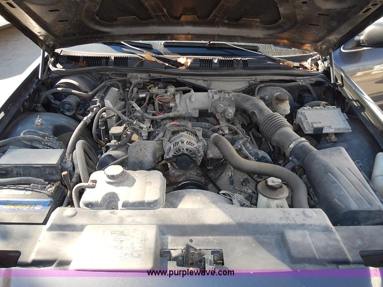 image for item L3542 2005 Ford Crown Victoria Police Interceptor