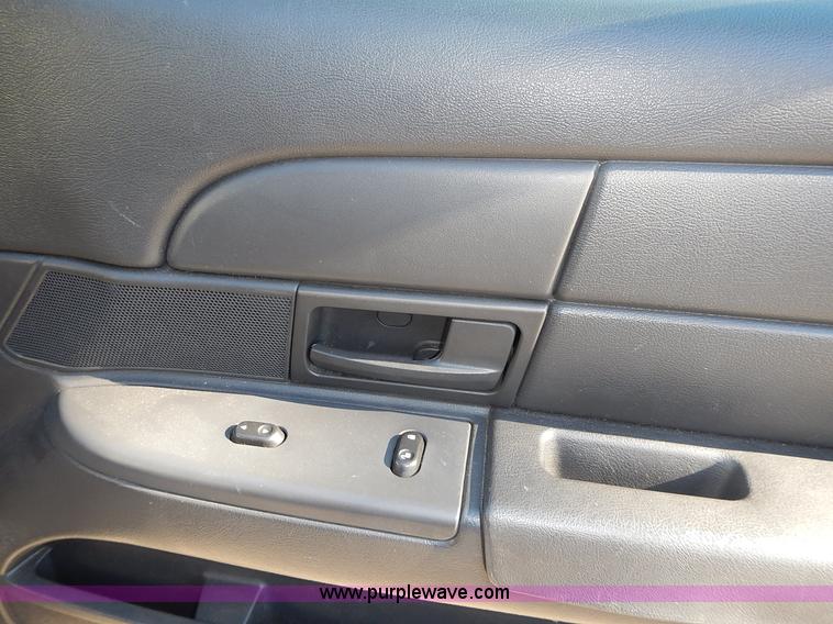 image for item L3542 2005 Ford Crown Victoria Police Interceptor