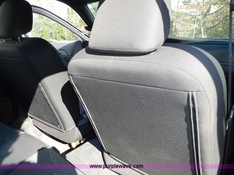 image for item L3542 2005 Ford Crown Victoria Police Interceptor