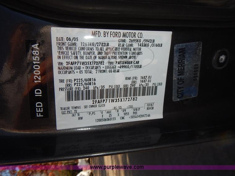 image for item L3542 2005 Ford Crown Victoria Police Interceptor