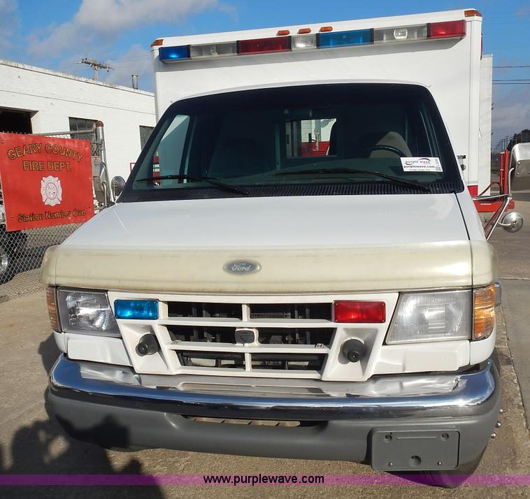 image for item L3552 1997 Ford Econoline E350 ambulance