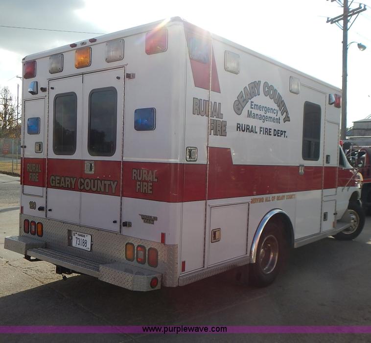 image for item L3552 1997 Ford Econoline E350 ambulance
