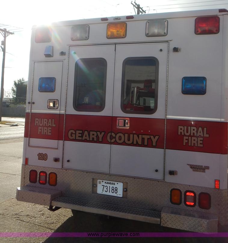 image for item L3552 1997 Ford Econoline E350 ambulance